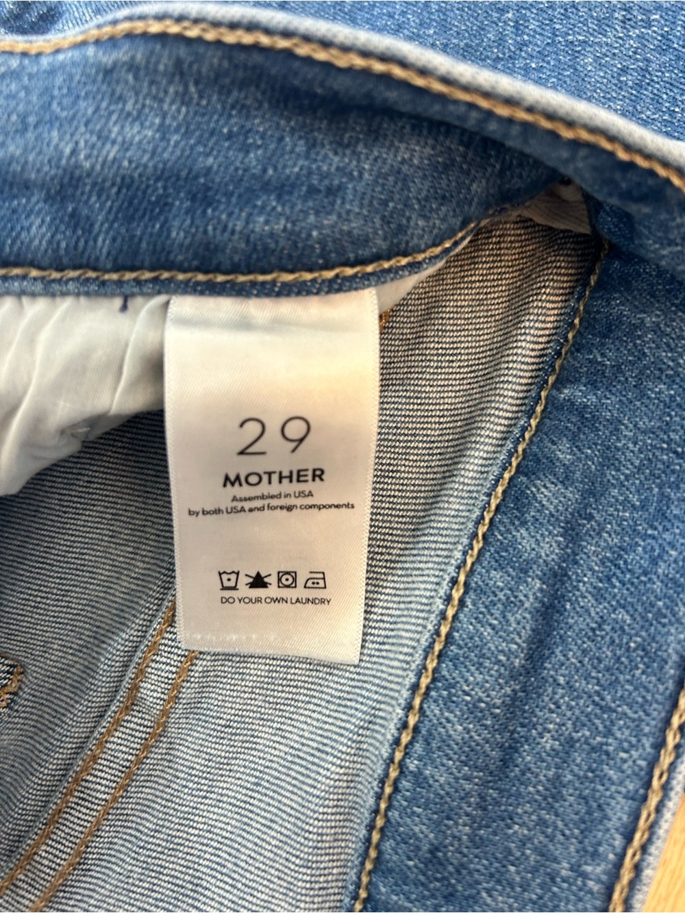 MOTHER The Weekender Fray Jeans - Picture 5 of 9